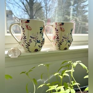 Set of 2 floral mugs